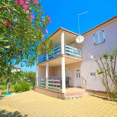 In Tribunj Near Tribunj Appartement