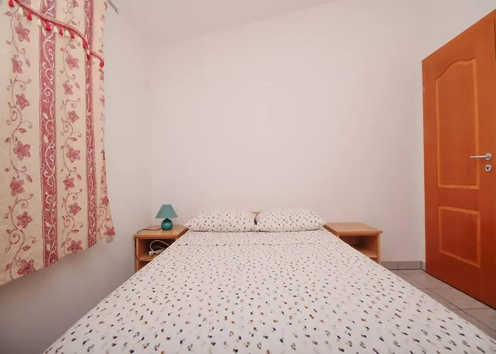 Appartement In Tribunj Near Tribunj Tribalj