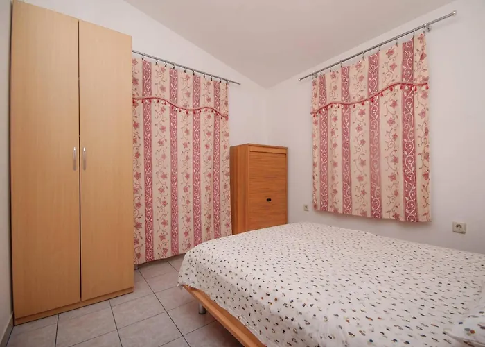 Appartement In Tribunj Near Tribunj *