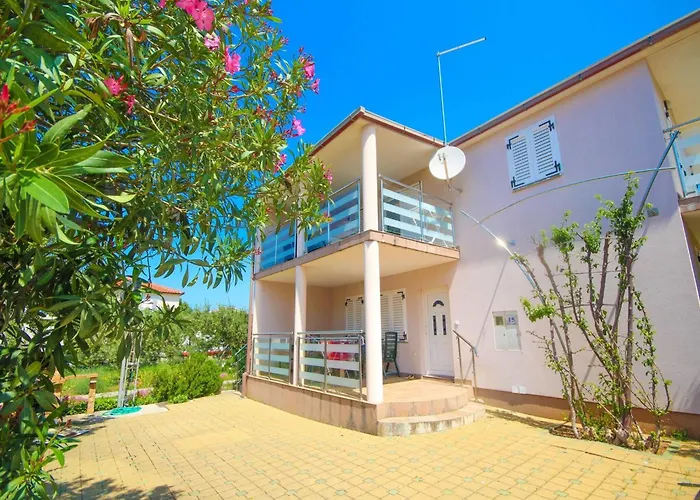 In Tribunj Near Tribunj Appartement